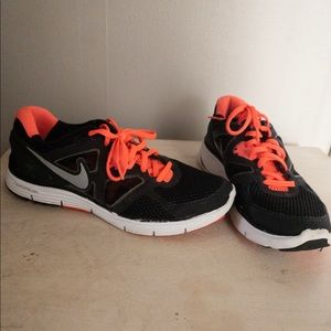 NIKE LUNARLON SHOE